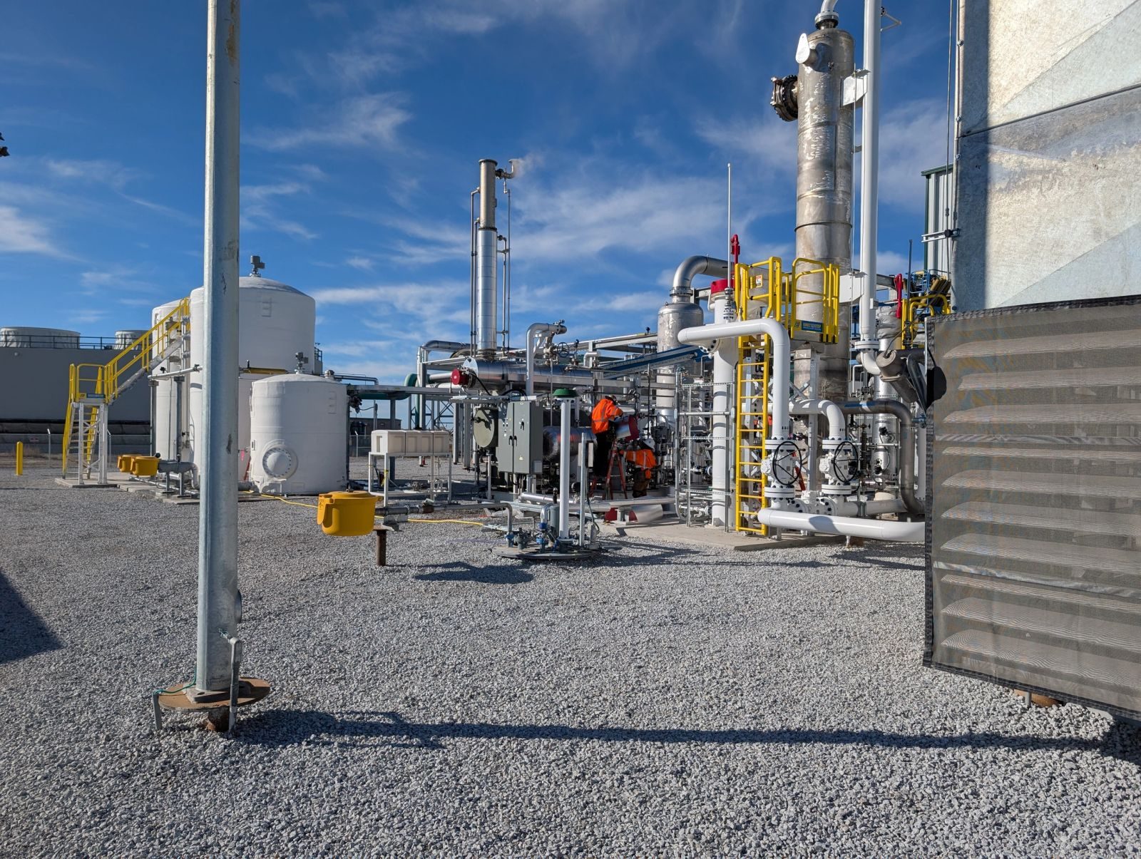 Gas processing plant